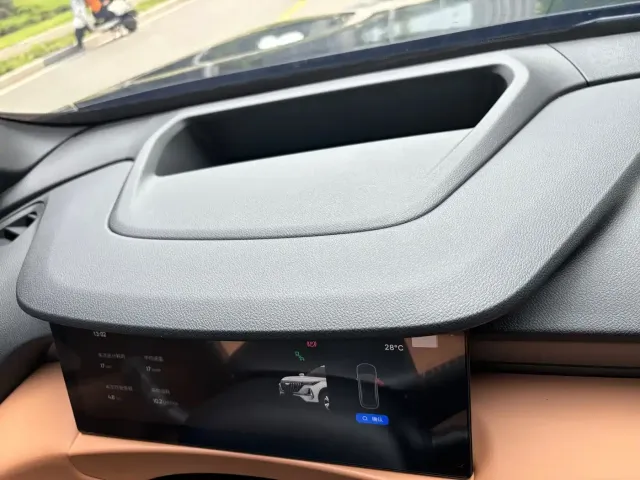 Geely Boyue L — Фото автомобиля 13