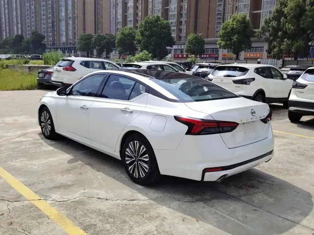 Nissan Teana — Фото автомобиля 9