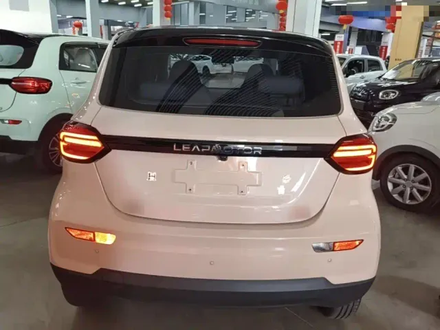 Leapmotor T03 — Фото автомобиля 5