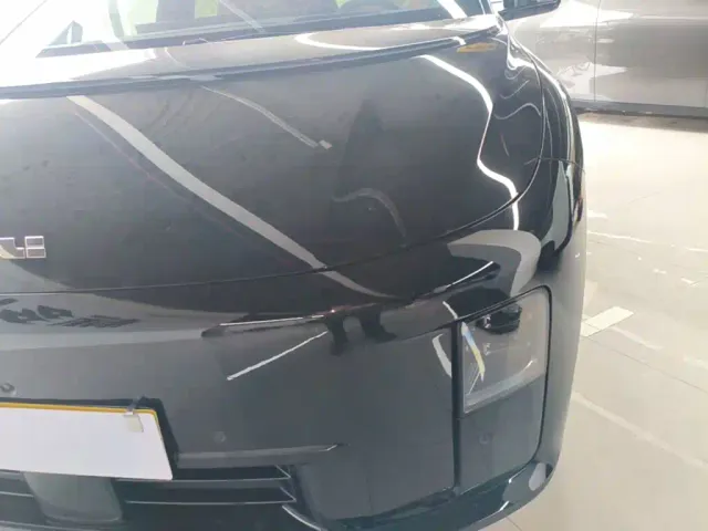 Li Auto i8 — Фото автомобиля 23