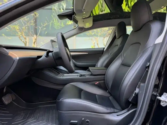 Tesla Model 3 — Фото автомобиля 5