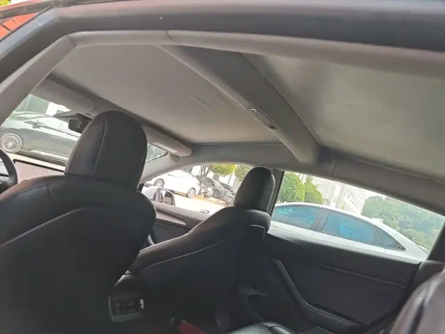 Tesla Model 3 — Фото автомобиля 17