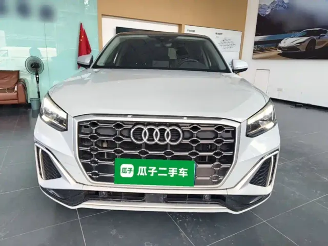 Audi Q2L — Фото автомобиля 2