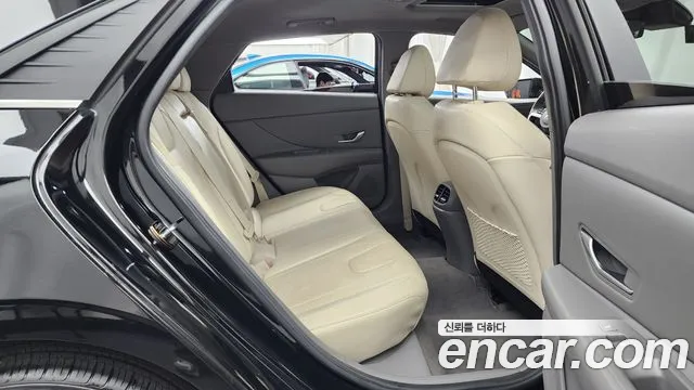 Hyundai AVANTE Avante (CN7) — Фото автомобиля 12