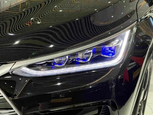 BYD Tang — Фото автомобиля 7