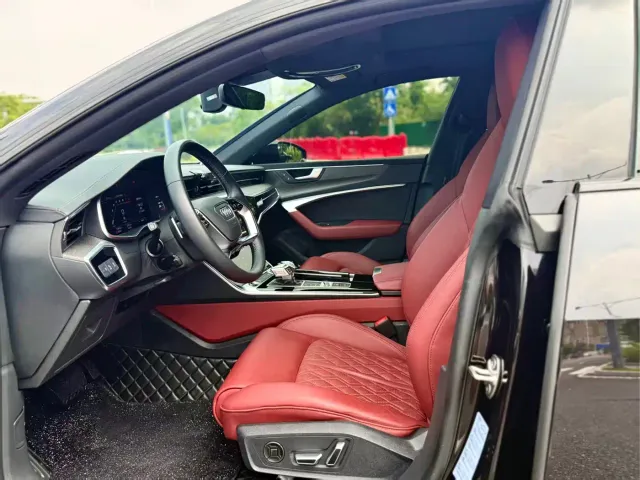 Audi A7L — Фото автомобиля 11