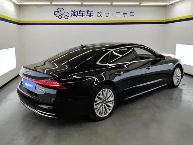 Audi Audi A7L 2024 45TFSI S-line Dream Edition Crystal Package — Фото автомобиля 3