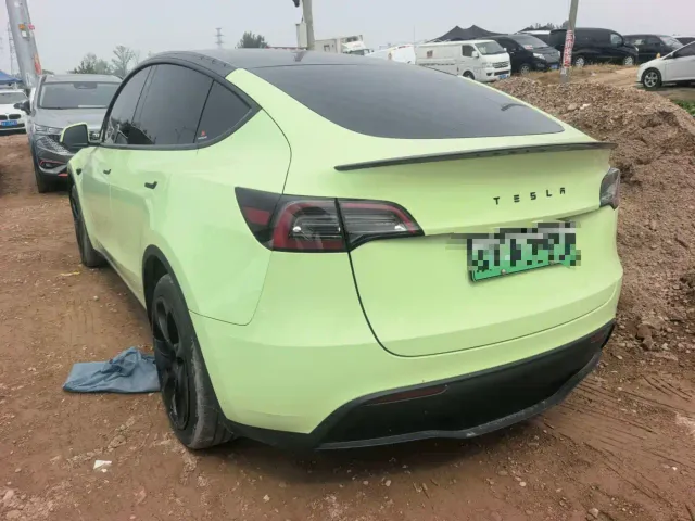 Tesla Model Y — Фото автомобиля 9