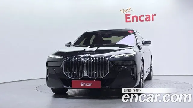 BMW 7-Series 7 серия (G70) 740i xDrive M Sport — Фото автомобиля 3