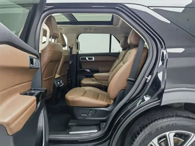 Ford Explorer — Фото автомобиля 15