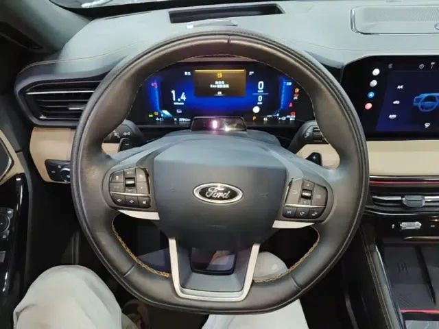 Ford Explorer — Фото автомобиля 10