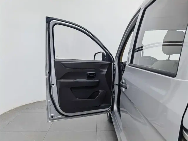 Wuling Hongguang V — Фото автомобиля 8