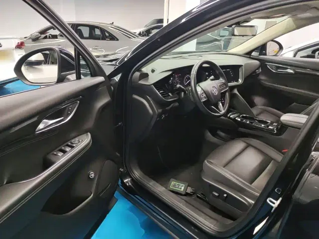 Buick Envision Plus — Фото автомобиля 15