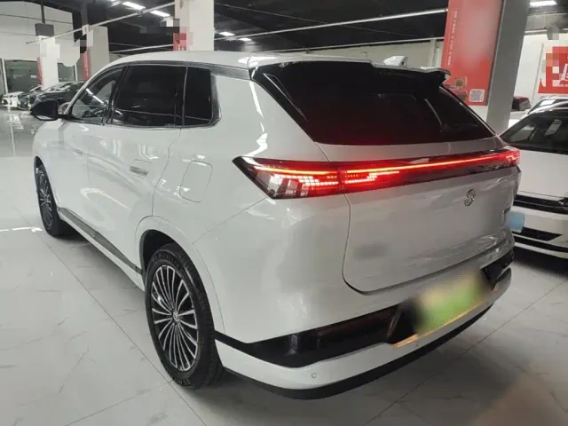 Dongfeng Aeolus L8 — Фото автомобиля 4