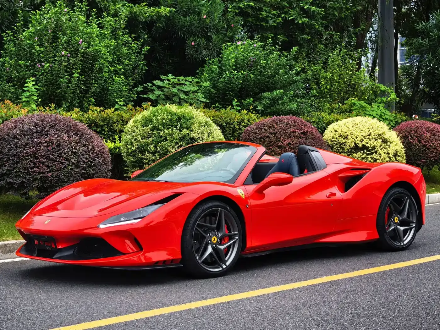 Ferrari Ferrari F8 2020 Spider 3.9T V8 — Фото автомобиля 8