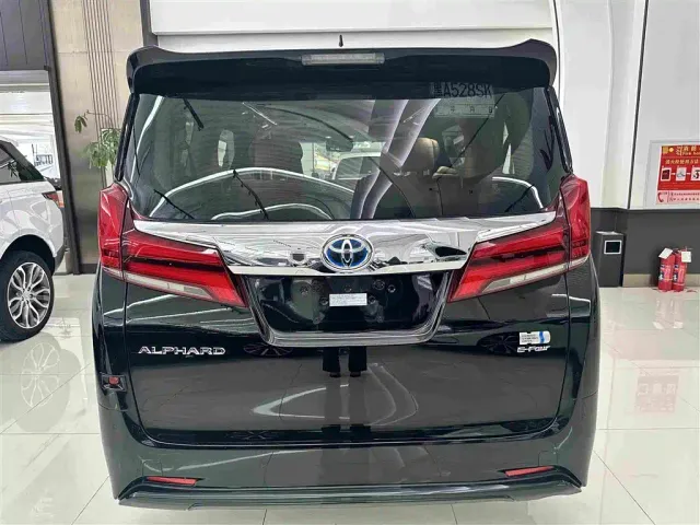 Toyota Alphard 2021 Hybrid 2.5L Luxury — Фото автомобиля 20