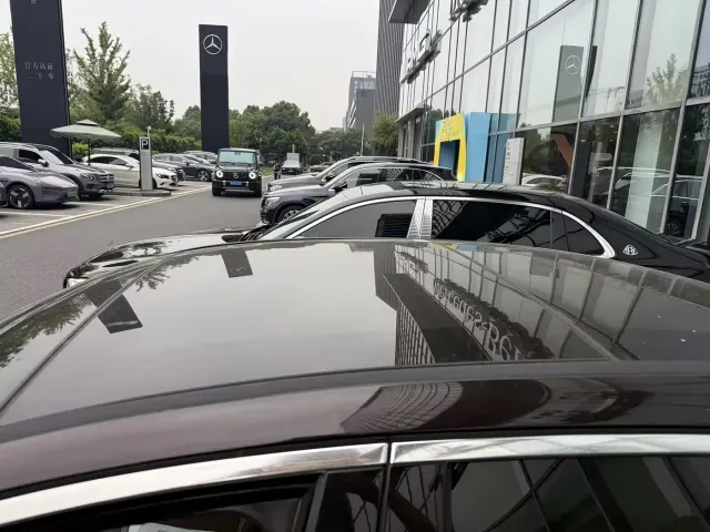 Mercedes-Benz E-Class — Фото автомобиля 3