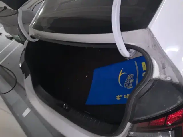 Hyundai Elantra — Фото автомобиля 4