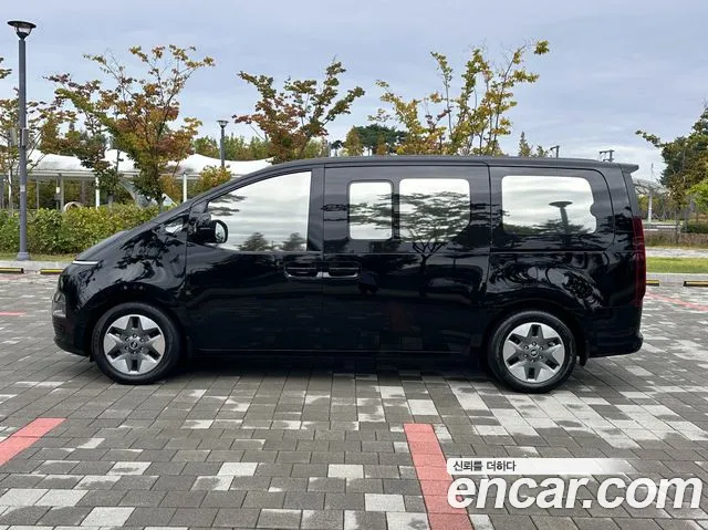 Hyundai Staria — Фото автомобиля 2