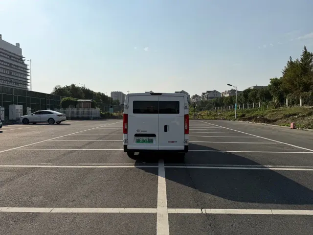 Changan Kuayue Kua Yue Xing Guang EV — Фото автомобиля 6