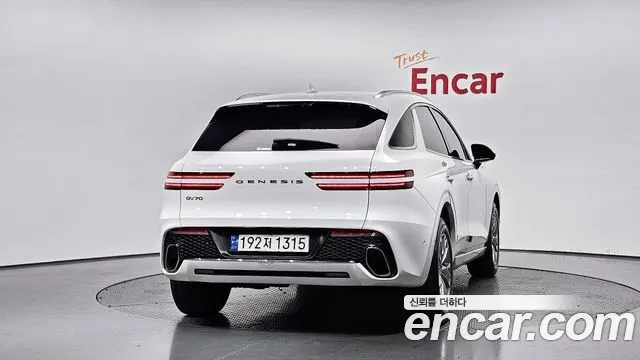 Genesis GV70 2.5T Бензин 2WD — Фото автомобиля 4