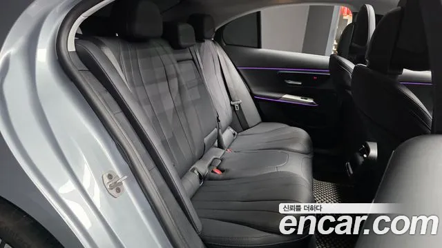 Mercedes-Benz E-Class W214 — Фото автомобиля 18
