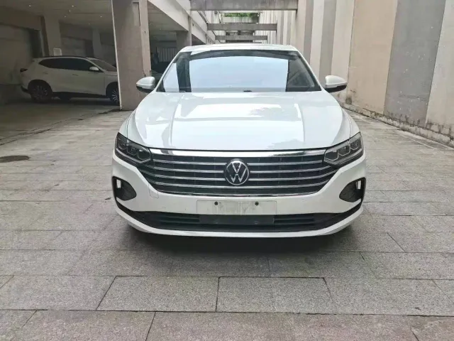 Volkswagen Lavida — Фото автомобиля 2