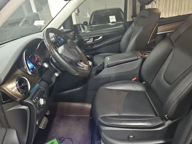 Mercedes-Benz V-Class — Фото автомобиля 14