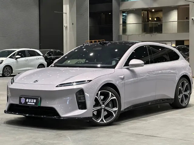 Фотография автомобиля — Nio ET5 Touring