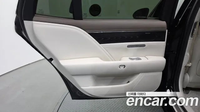 Genesis G90 — Фото автомобиля 25