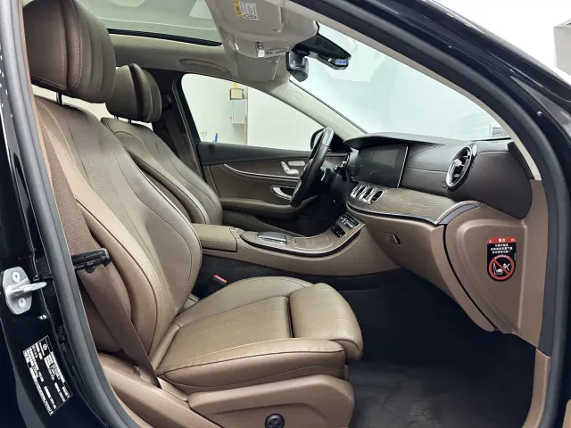 Mercedes-Benz E-Class — Фото автомобиля 13