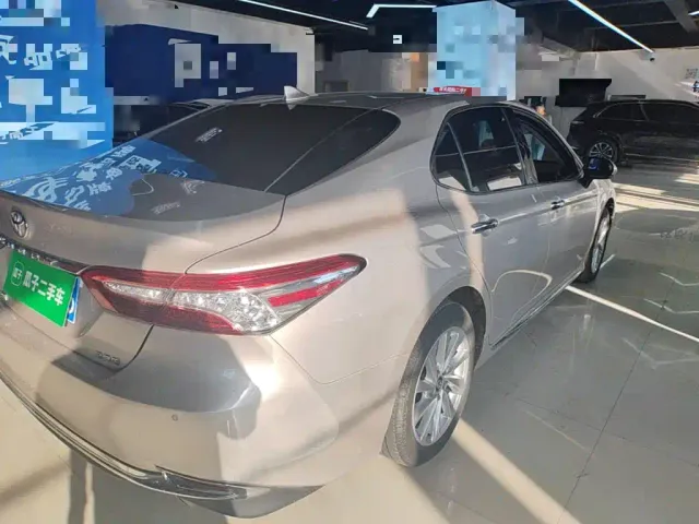 Toyota Camry — Фото автомобиля 6