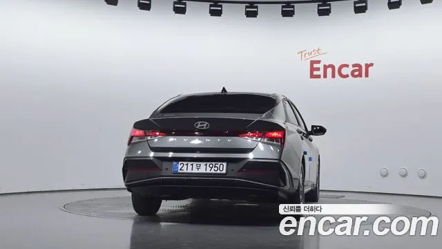 Hyundai Avante CN7 — Фото автомобиля 4