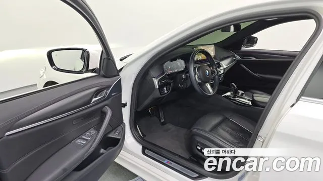 BMW 5-Series 5 серия (G30) 523d xDrive M Sport — Фото автомобиля 10