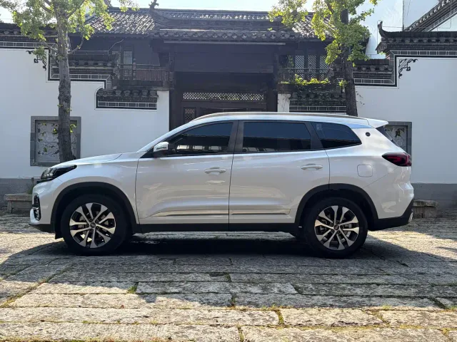 Chery Tiggo 8 — Фото автомобиля 4