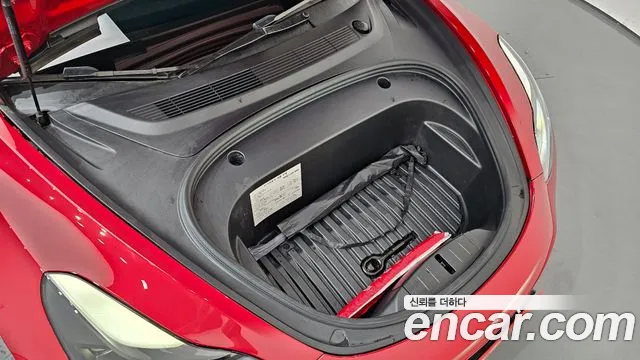 Tesla Model 3 — Фото автомобиля 9