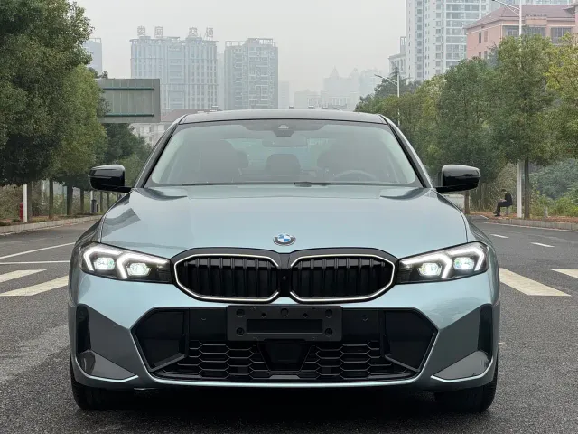 BMW 3 Series — Фото автомобиля 2