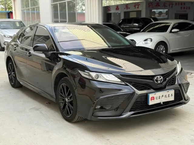 Toyota Camry — Фото автомобиля 3