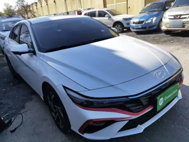 Hyundai Elantra — Фото автомобиля 3