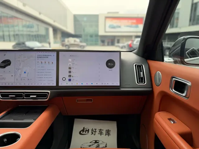 Li Auto L8 — Фото автомобиля 12