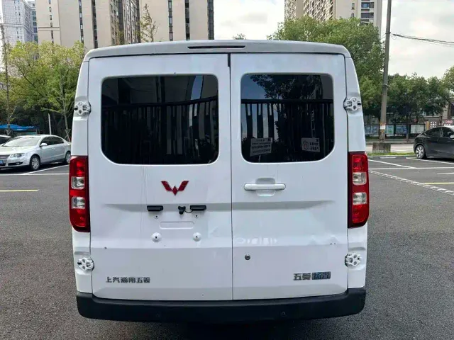 Wuling Yangguang — Фото автомобиля 9