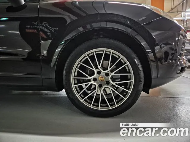 Porsche Cayenne — Фото автомобиля 19