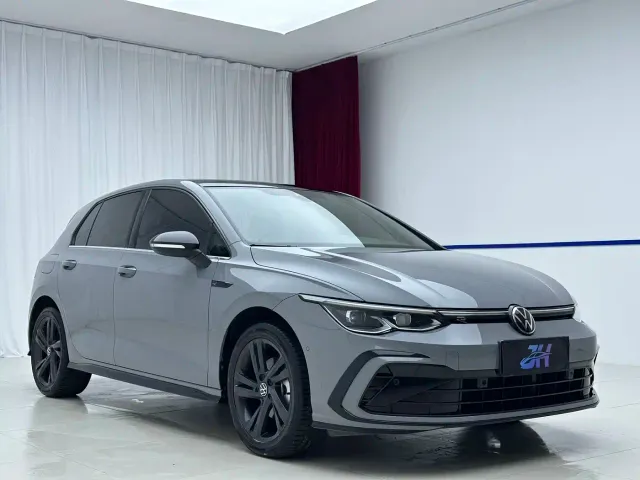 Volkswagen Golf — Фото автомобиля 3