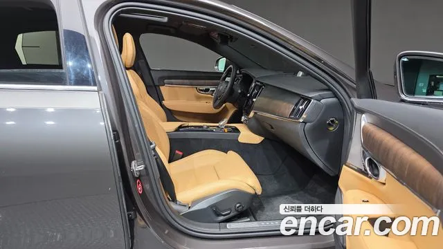 Volvo S90 — Фото автомобиля 10