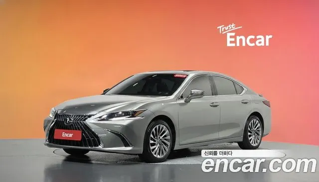 Фотография автомобиля — Lexus ES 7th Gen