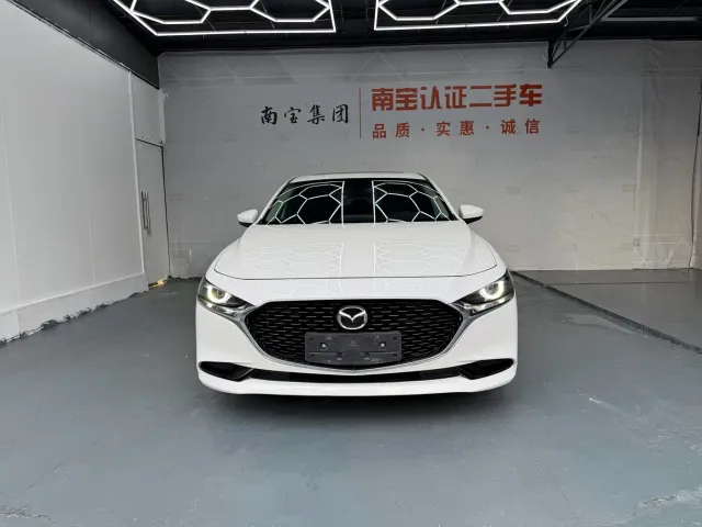 Mazda Axela — Фото автомобиля 2