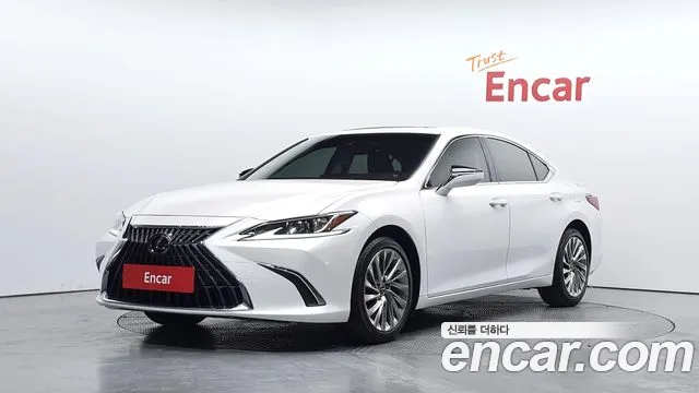 Фотография автомобиля — Lexus ES Generation 7