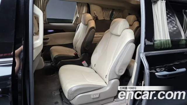 Kia Canival — Фото автомобиля 25