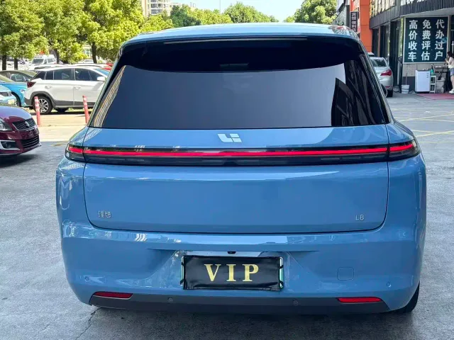 Li Auto L8 — Фото автомобиля 4