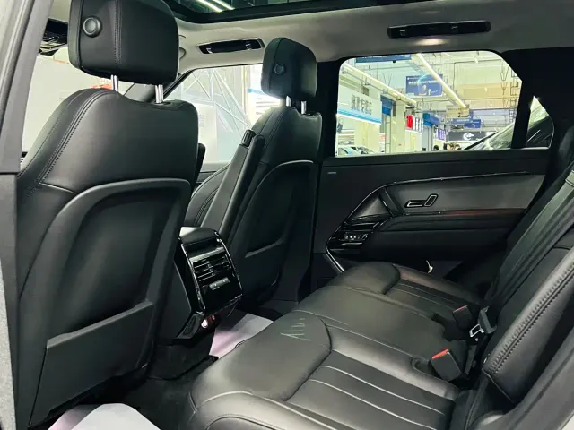 Land Rover Range Rover Sport — Фото автомобиля 6